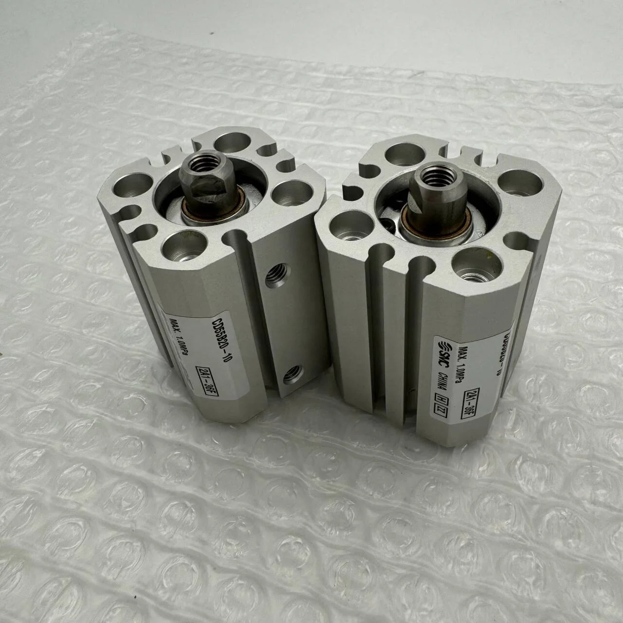 Cilindro originale SMC a basso profilo CD55B20-10 CD55B20-25-X1439 Cilindro a doppio effetto con stelo singolo