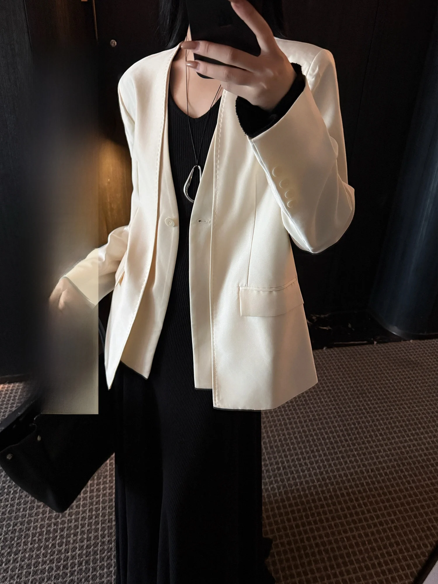 

Deep Winter Casual Women's White Suit Jaet Stand Fit Long Sve Single Button Closure Pure Color Chinese Brand