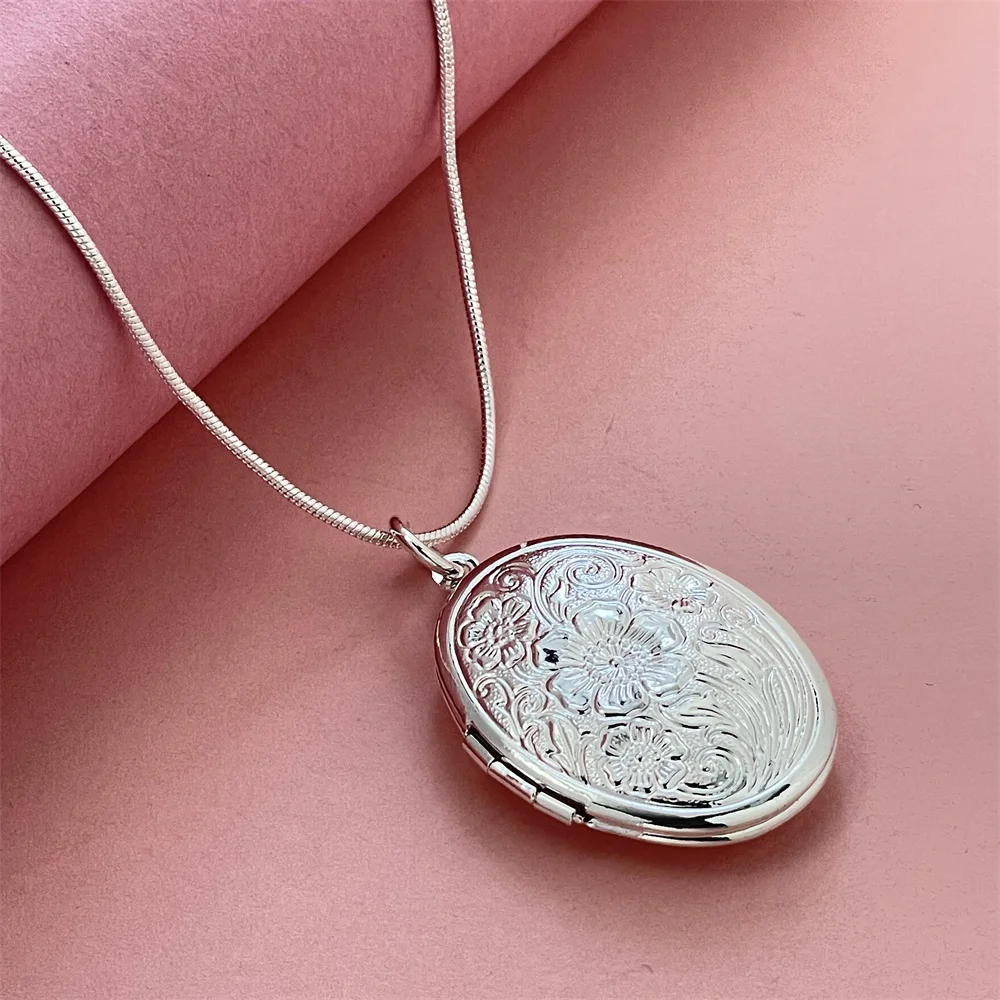 Popular 925 Sterling Silver Egg-Shaped Carved Photo Frame Pendant with Snake Bone Necklace, Fashionable and Simple Jewelry