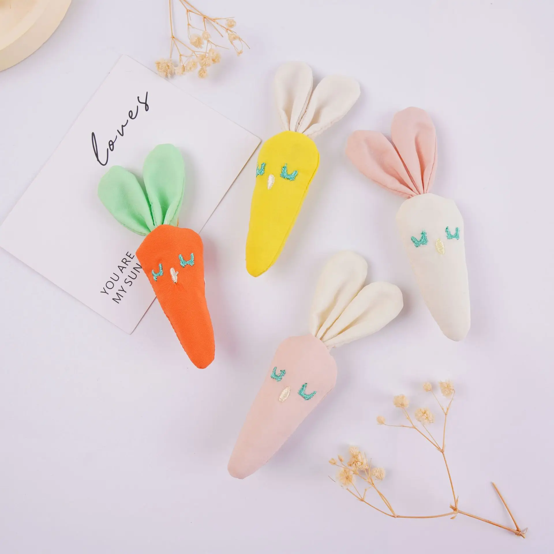 

Lovely Rabbit Ear Carrots Easter Decor Accessories Kids Favors Cute Cartoon Plush Carrot Pendants Easter Hanging Carrot Ornament