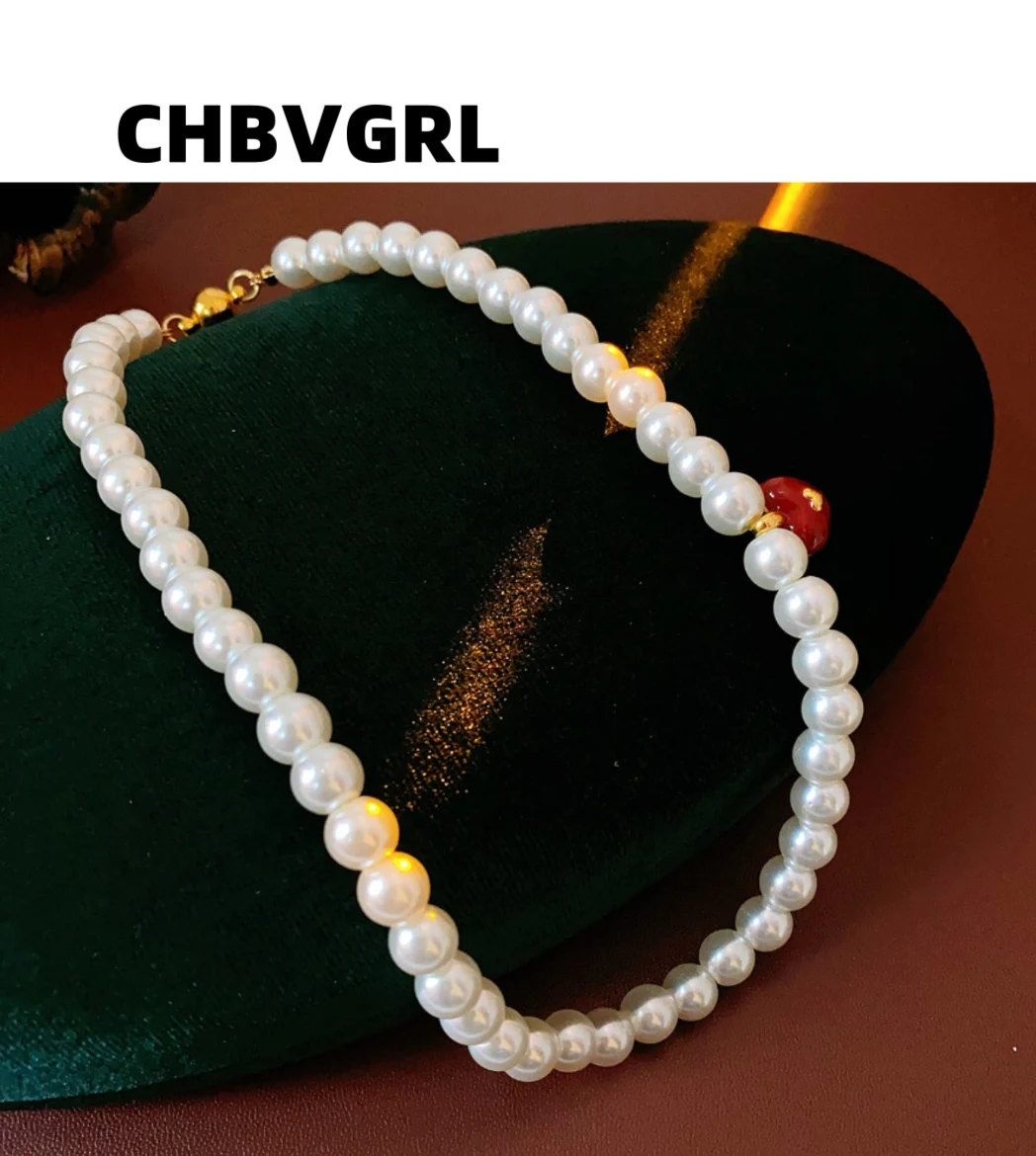 

French style Pearl Luxury Design Heart Pendant Necklace High-end Fashion Collar Chain Simple and Elegant Necklace
