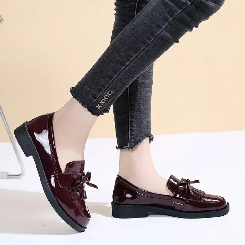 Womens Shoes Patent Leather Women Loafers British Tassel Casual Female Flat Shoes Bowknot Small Leather Shoe Comfortable Zapatos