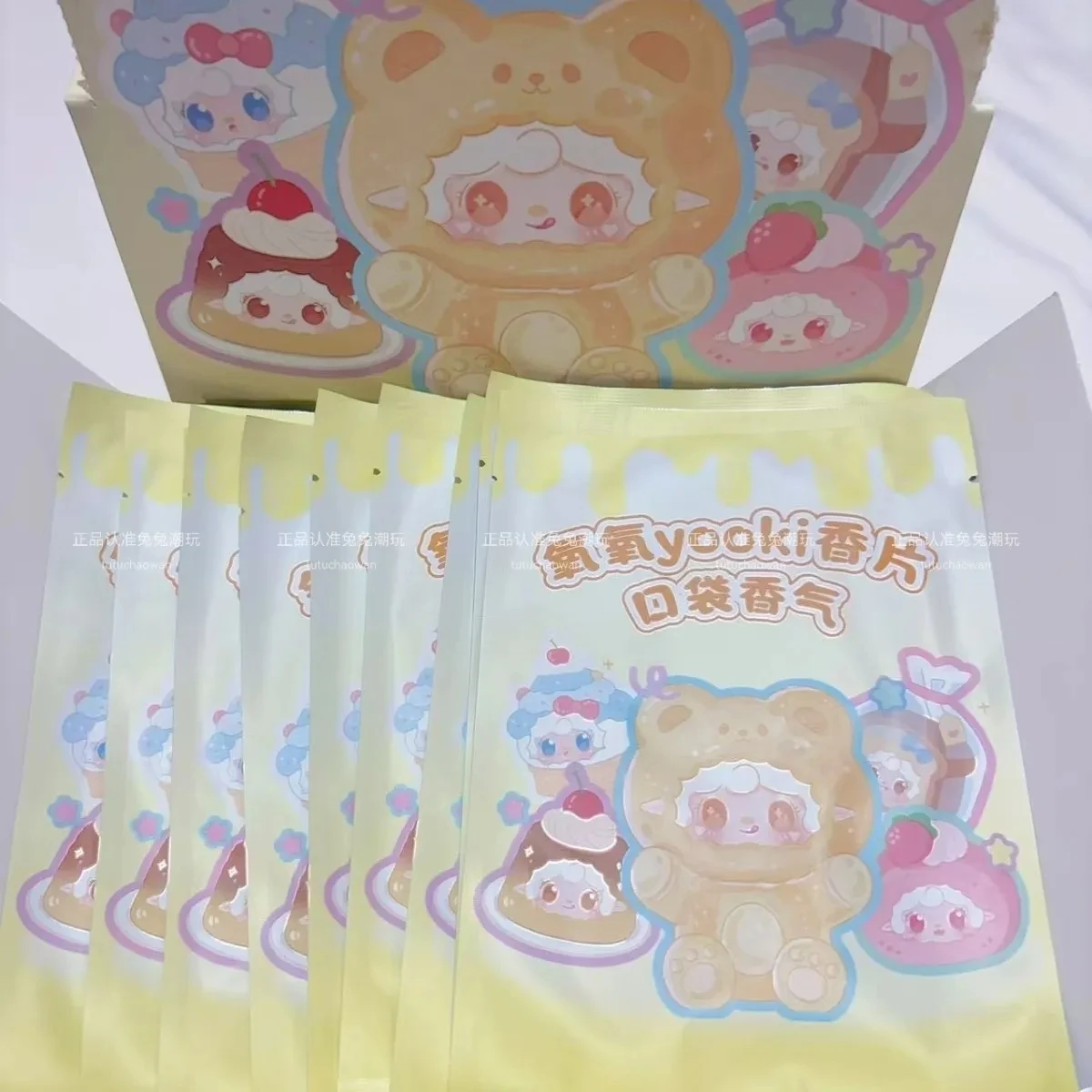 

Серия Yooki Pocket Aroma Series Ароматный кулон Серия слепая коробка Подарок Yooki Ароматный кулон Украшение комнаты Декор автомобиля Детский подарок