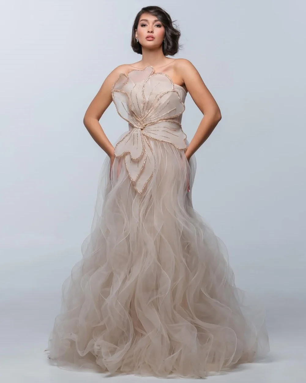 

Customized Elegant Fashion Tulle Handmade Flower Sequined A-line Strapless Long Dresses Bespoke Occasion Dresses Modern Style