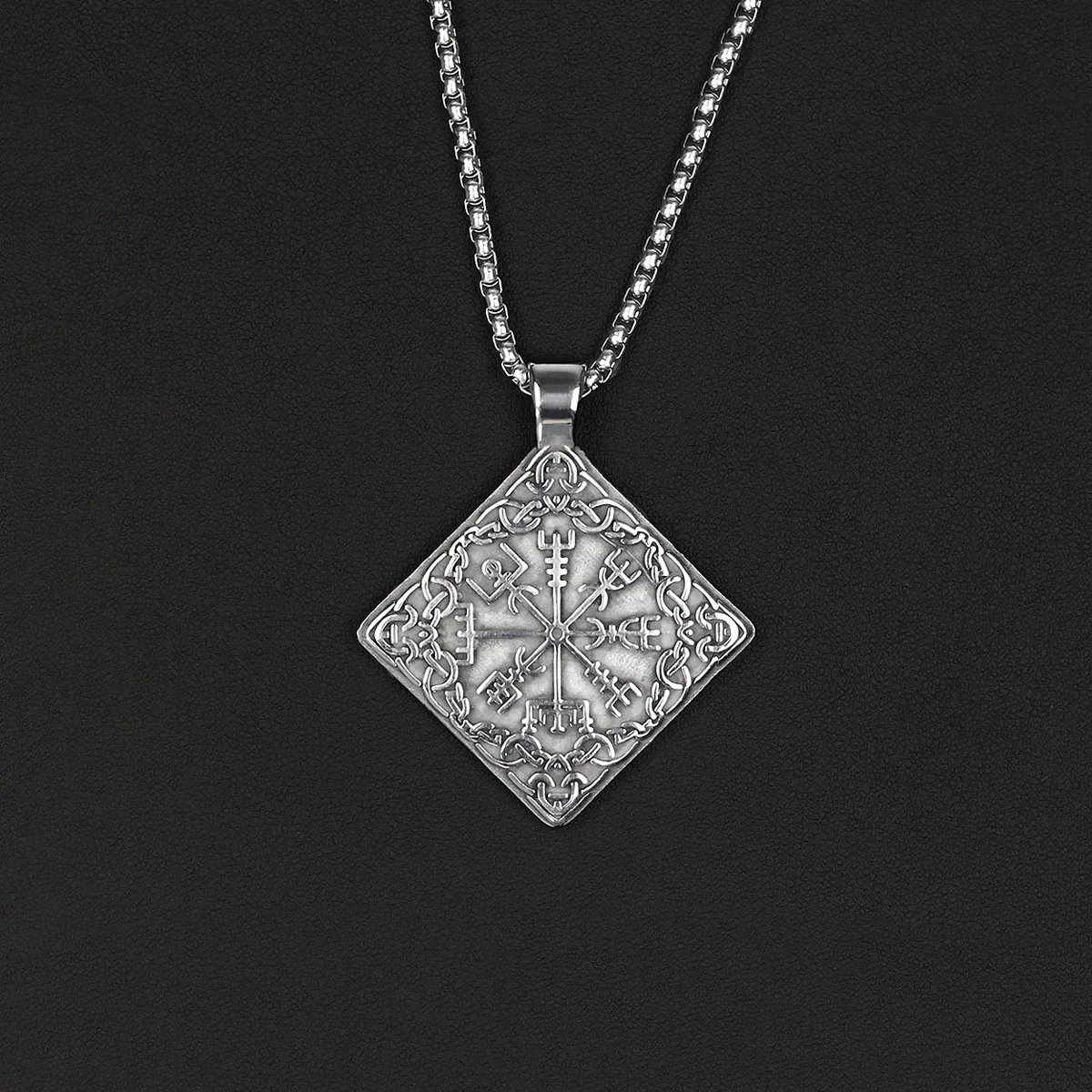 

Euro-American Viking Compass Rune Square Titanium Steel Pendant Men's Fashion Vintage Necklace