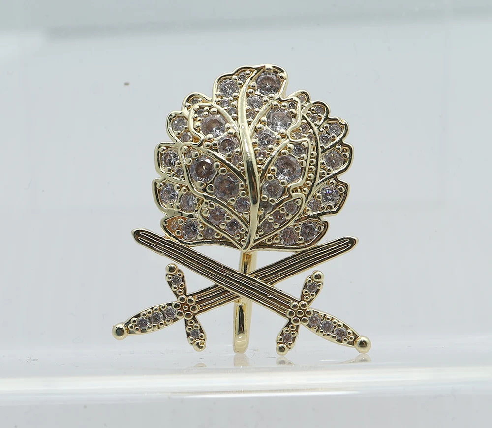 emd-oak-leaves-with-swords-and-diamonds-in-gold