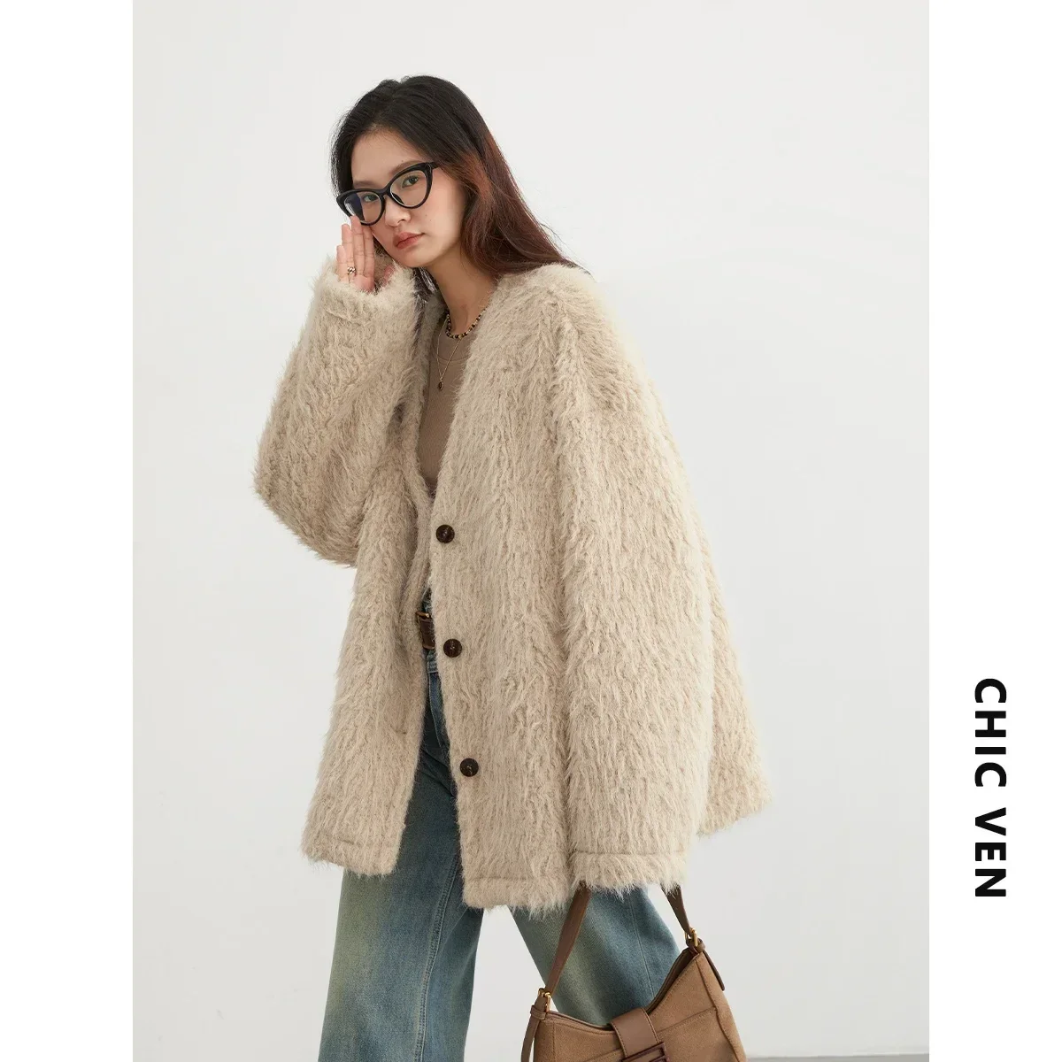 CHIC VEN Women\'s Jackets New V-neck Plush Coat Loose Soft  Plush Cardigan Female Top Office Lady Winter Autumn 2023