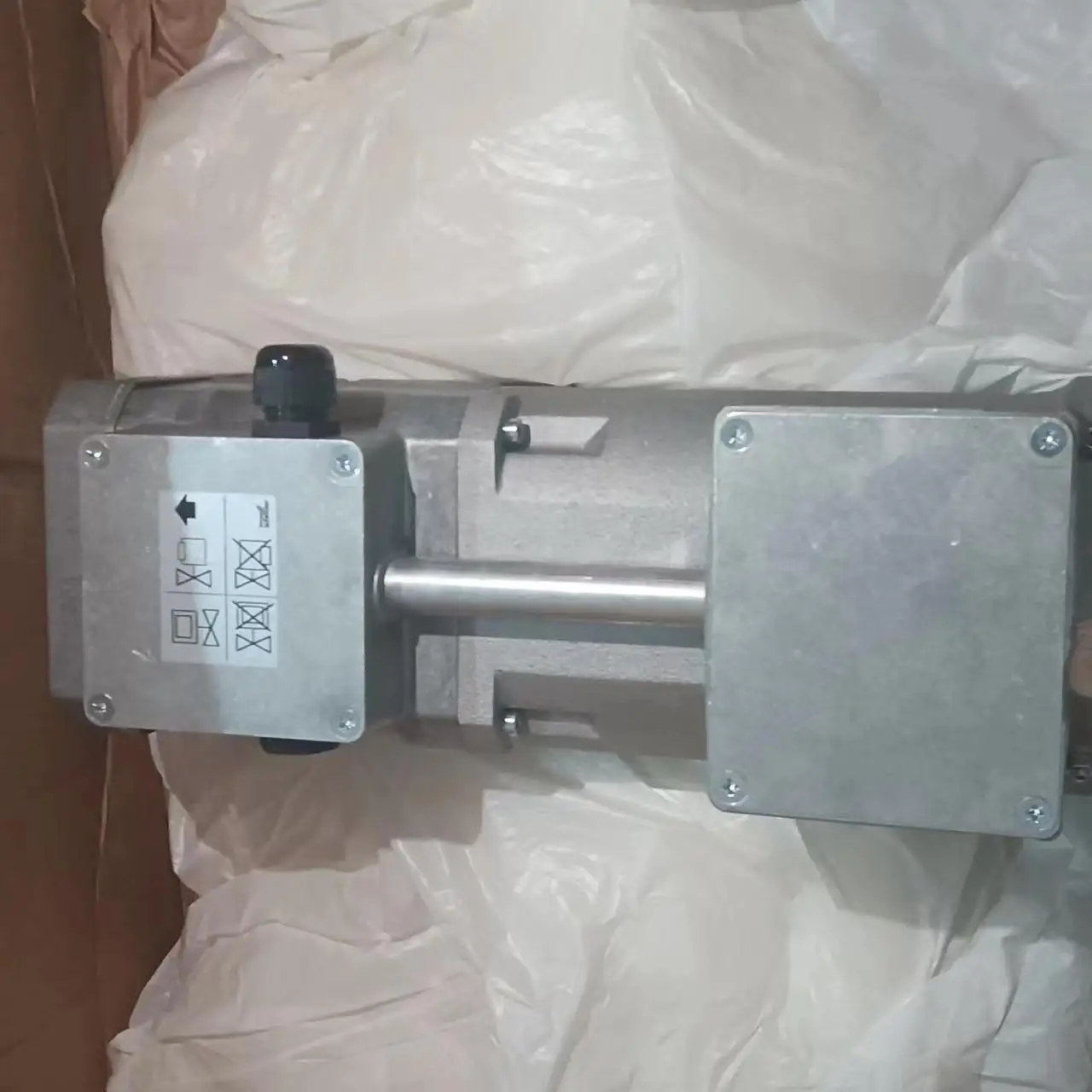 2025 ألمانيا هوشورد كروم صمام كهربائي يعمل بالغاز VK 150F10T5HA93 العلامة التجارية الأصلية الجديدة