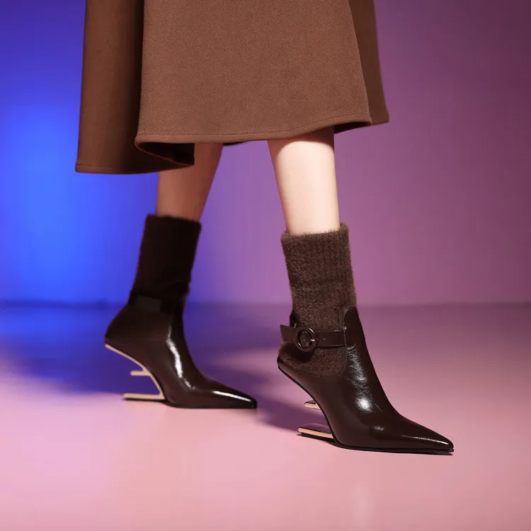 Botines de cuero de vaca de primera calidad para mujer, con punta afilada, forro de felpa de visón sintético, diseño de calcetín, hebilla y correa, tacón con un corte original, botines de invierno para combinar con vestidos. F653.