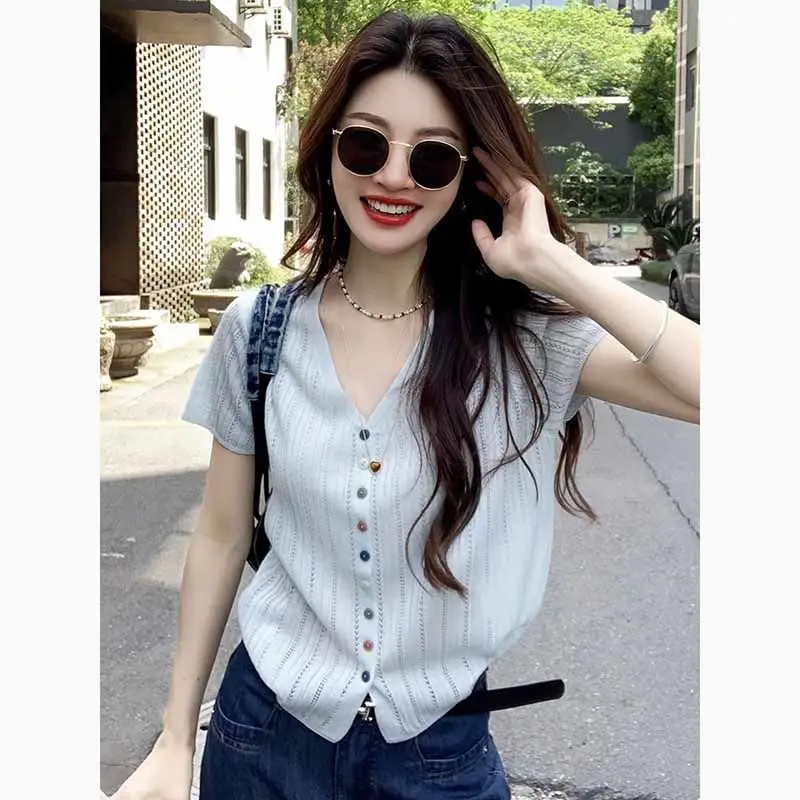 

Women Summer Fashion Buttons Hollow Out Thin V-neck Short Sleeve Knitting Shirts Ladies Simplicity All-match Office Lady Tops