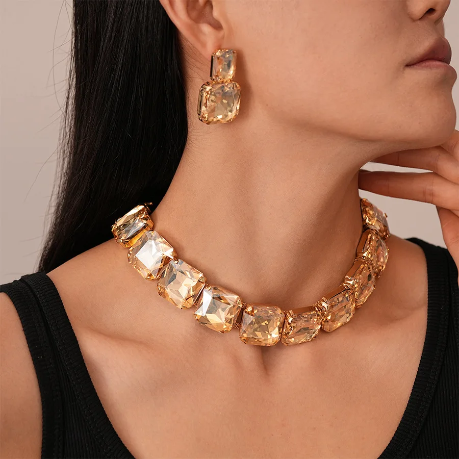 

Luxury Rhinestone Square Earrings Necklace Two-piece Set Fashion Versatile Exaggerated Temperament Light Luxury Accessories Sets