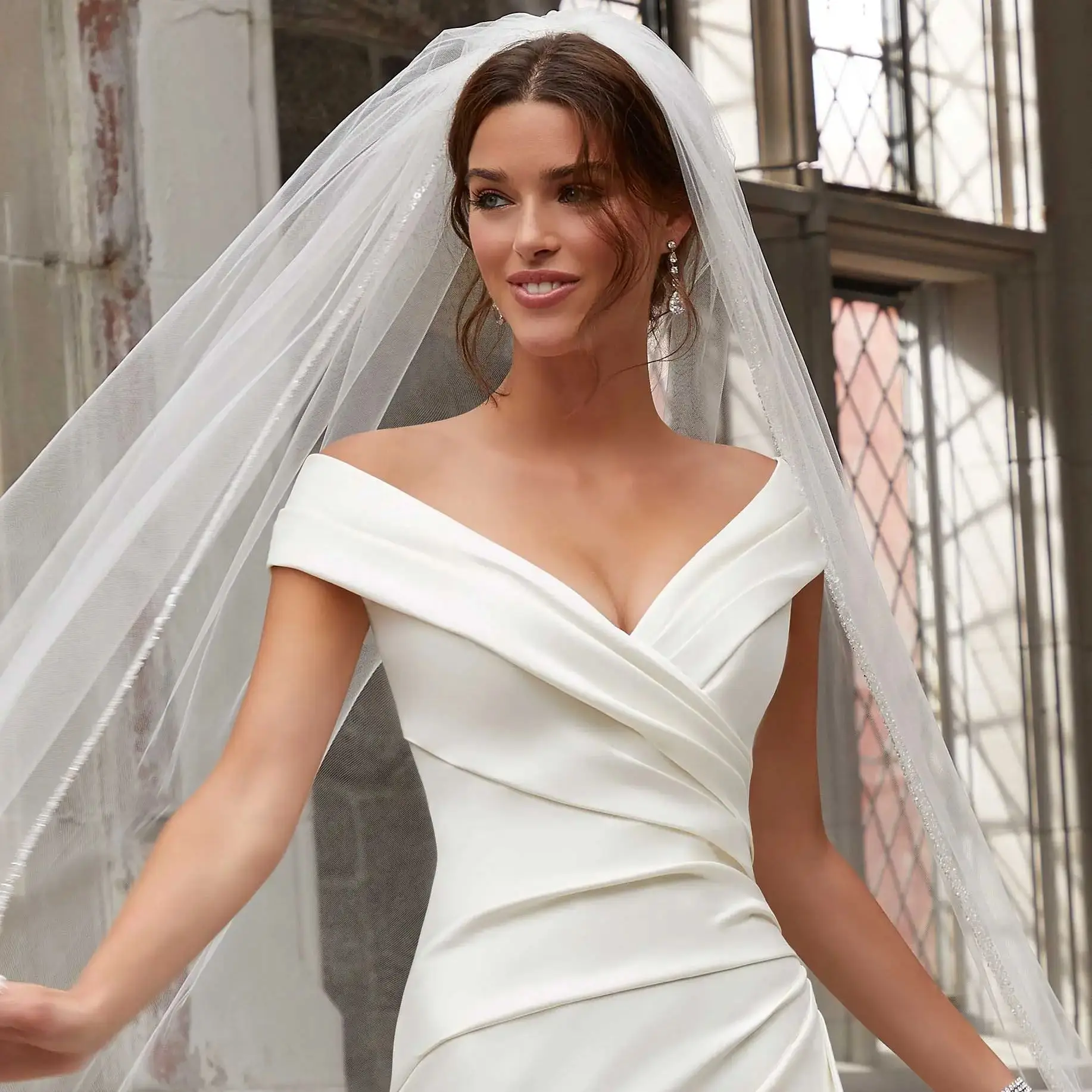 Luxury Cathedral Long Wedding Veil Crystal Organza Beaded Bridal Veil with Rhinestone Edge  1 Tier Soft Wedding Accessories G134 image 3