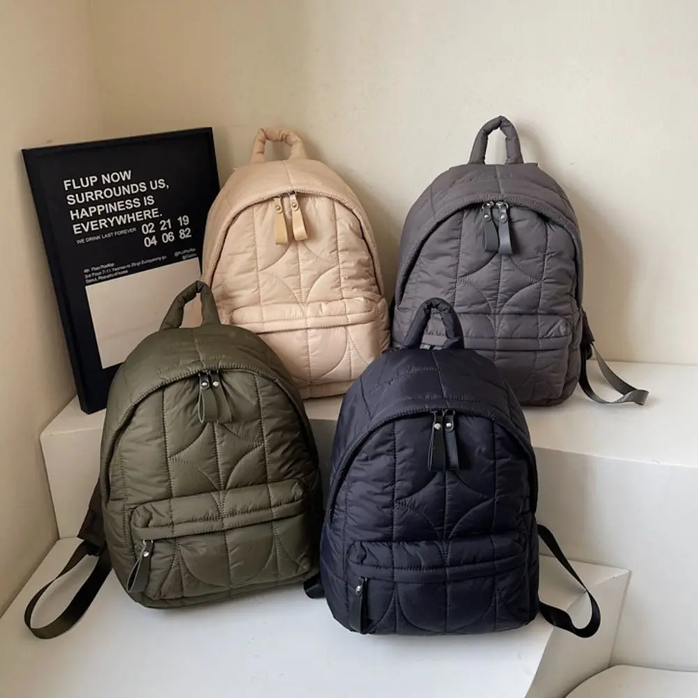 حقيبة ظهر عصرية بلون مبطن من النايلون على شكل سحابة من القطن حقيبة كتف مطوية ذات سعة كبيرة حقيبة مدرسية للطلاب يوميًا