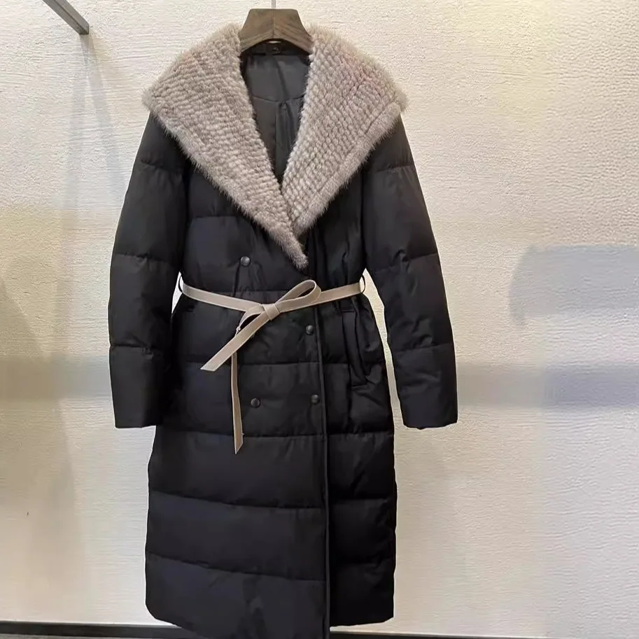 เสื้อแจ็คเก็ตขนเป็ดยาวปานกลางสำหรับผู้หญิง แต่งขอบขนสัตว์ คอปกขนมิงค์ ขนห่านขาว เสื้อโค้ทหนา