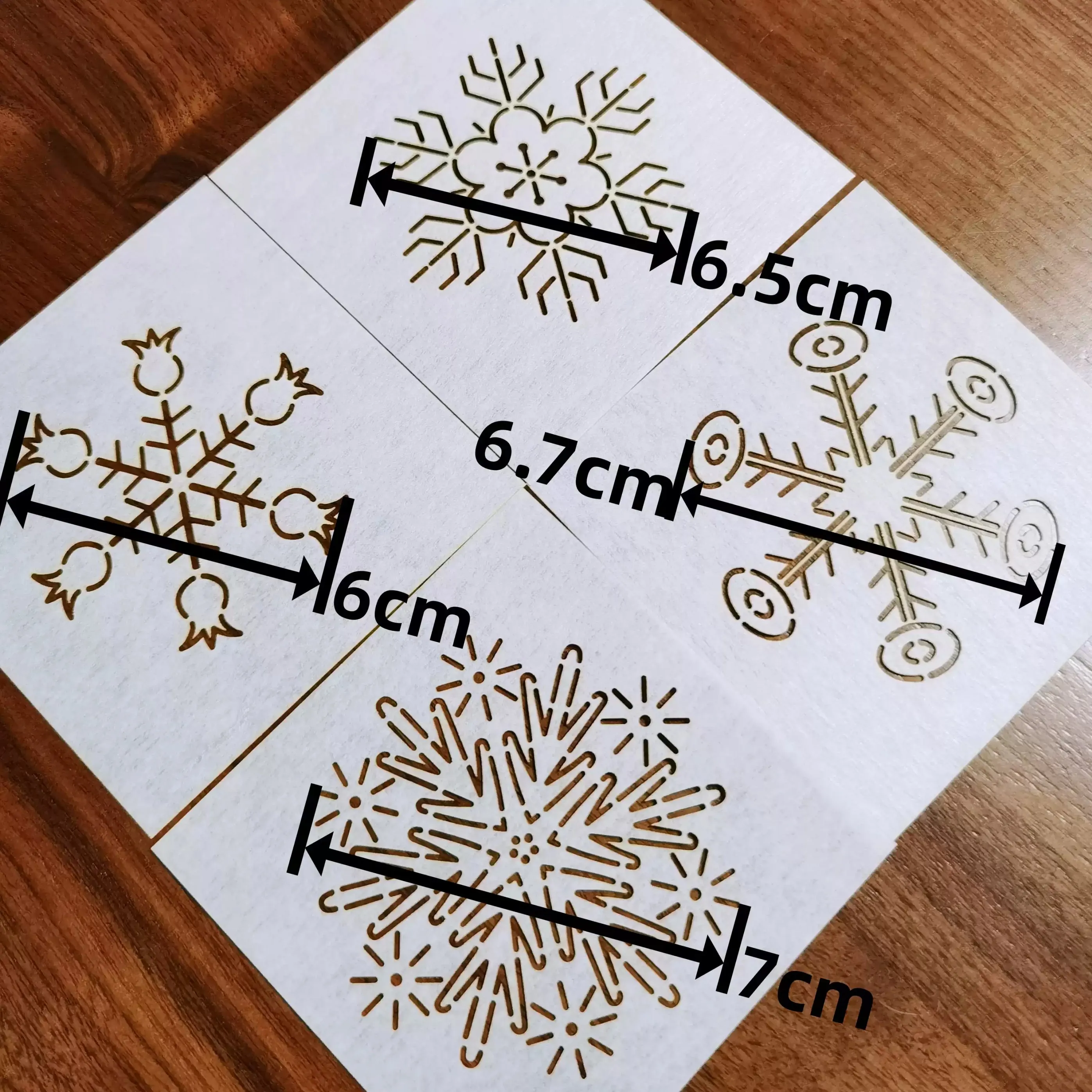 4pcs/set Reusable Embroidery Transfer Tool for Sashiko Patchwork DIY,Sashiko Stencil Template for Snowflake Tracing Sheet