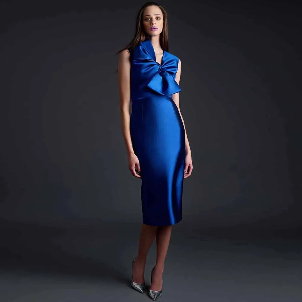 

Classic Women's Cocktail Party Gowns Satin Sheath/Column Prom Dress Royal Blue V-neck Bow Pleat Mother of the Bride Dress Midi