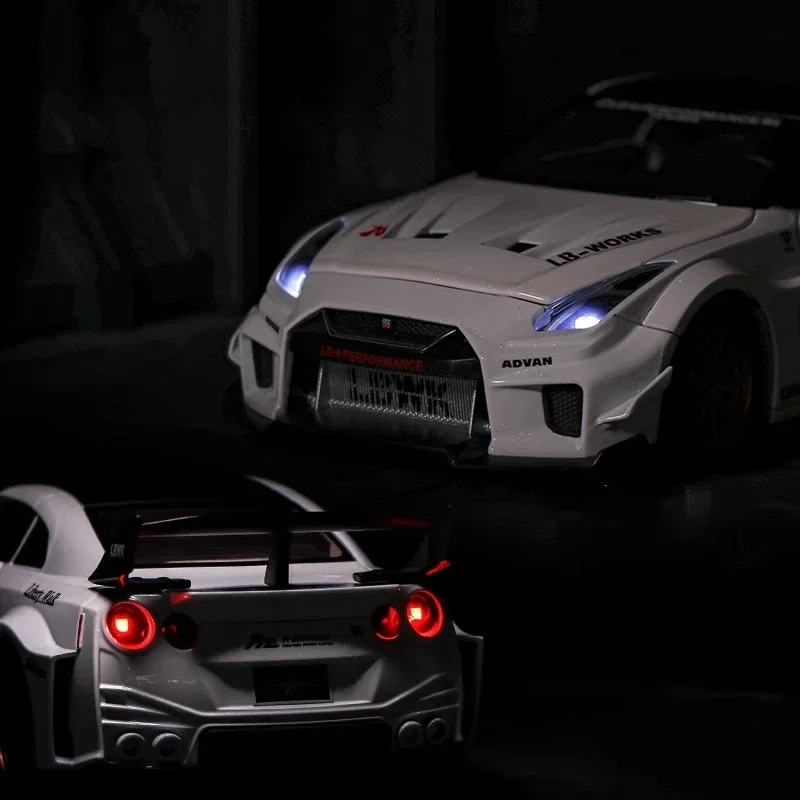 Metal Diecasts e Veículos De Brinquedo Para Nissan GTR CSR2 Skyline Ares, Modelo De Carro, Alta Simulação, Brinquedos De Coleção Puxar, 1:24