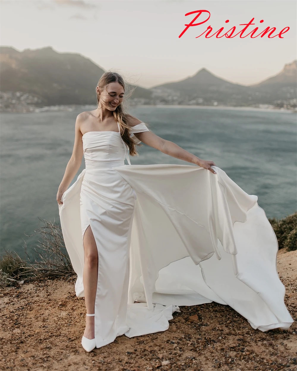 ที่กําหนดเองสีขาวเจอร์ซีย์ชุดเจ้าสาวอารมณ์ที่ไม่มีสายหนังปิดควรชุดแต่งงานรถไฟโบสถ์เปลือยชุด A-Line