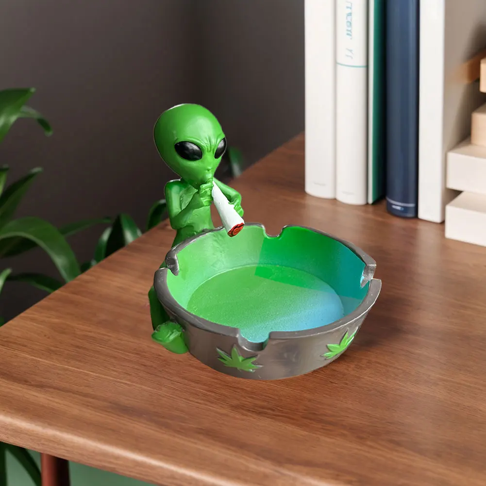 

Alien Smoking Ashtray Outdoor Ash Tray Cool Ashtrays Tabletop Ashtray for Home Office Ornament Gift