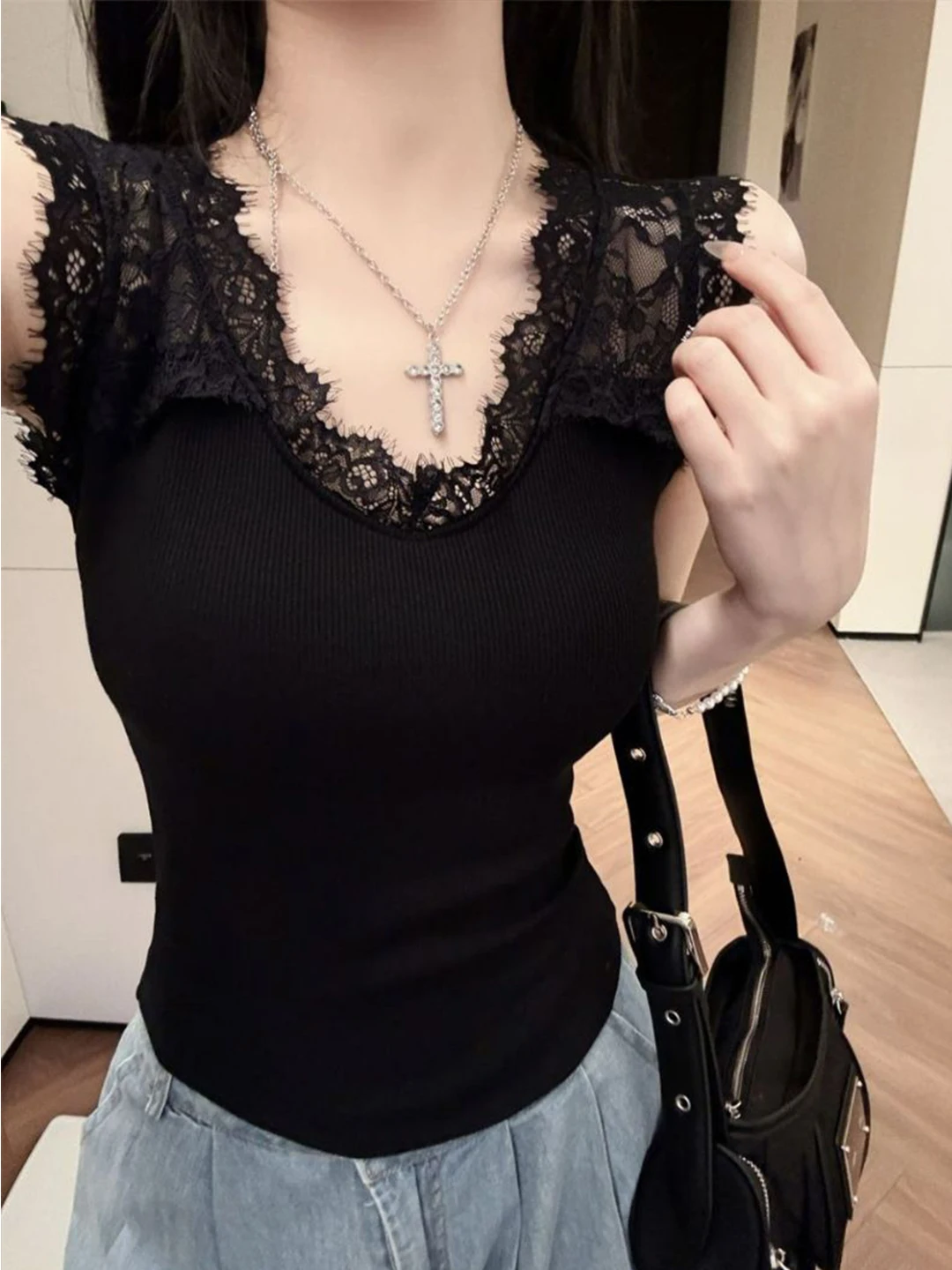 

Summer 2026 Spicy Girl Style Fleece Lace Splice Women's Knitted Vest with Chest Pad Slimming Fit Soft Polyester Casual Top