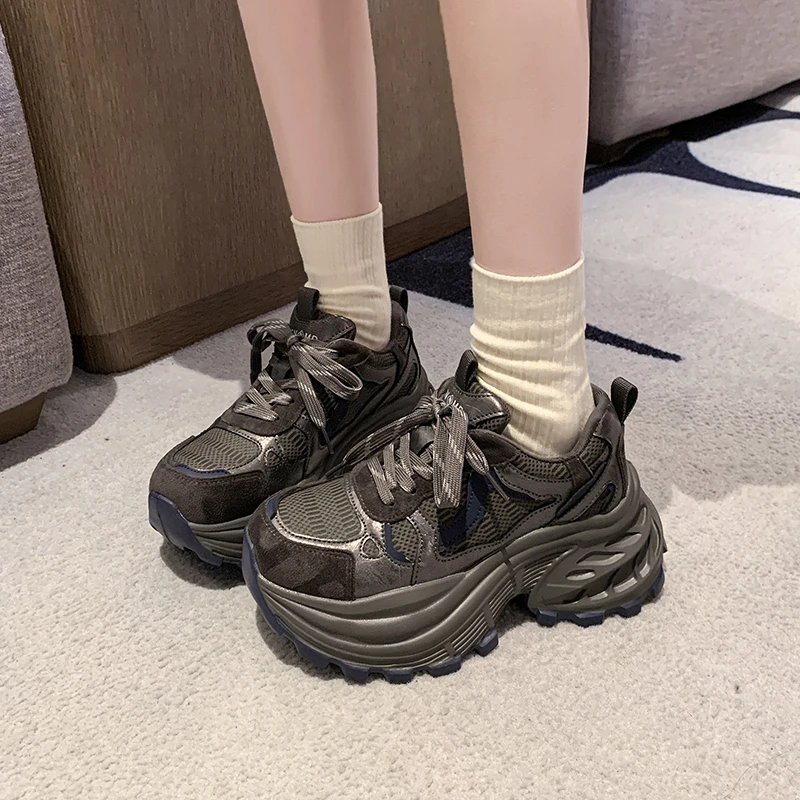 

High Platform Shoes for Women Lace Up Chunky Sneakers Vulcanize Dad Shoes New 2026 Spring Comfortable Casual Leather Retro Shoes