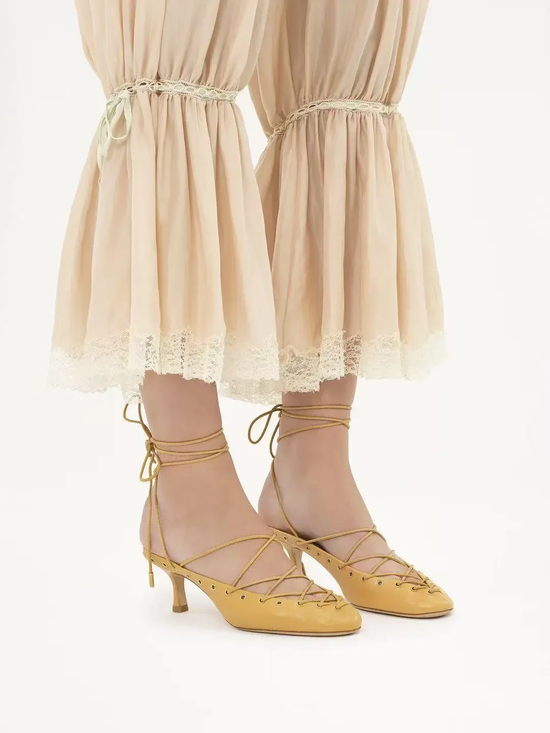 

New Heel 5.5cm Fashion Strap Mary Jane Shoes Women's Shallow Mouth Single Shoes Square Head Flat Heel Ballet Shoe Light Luxury