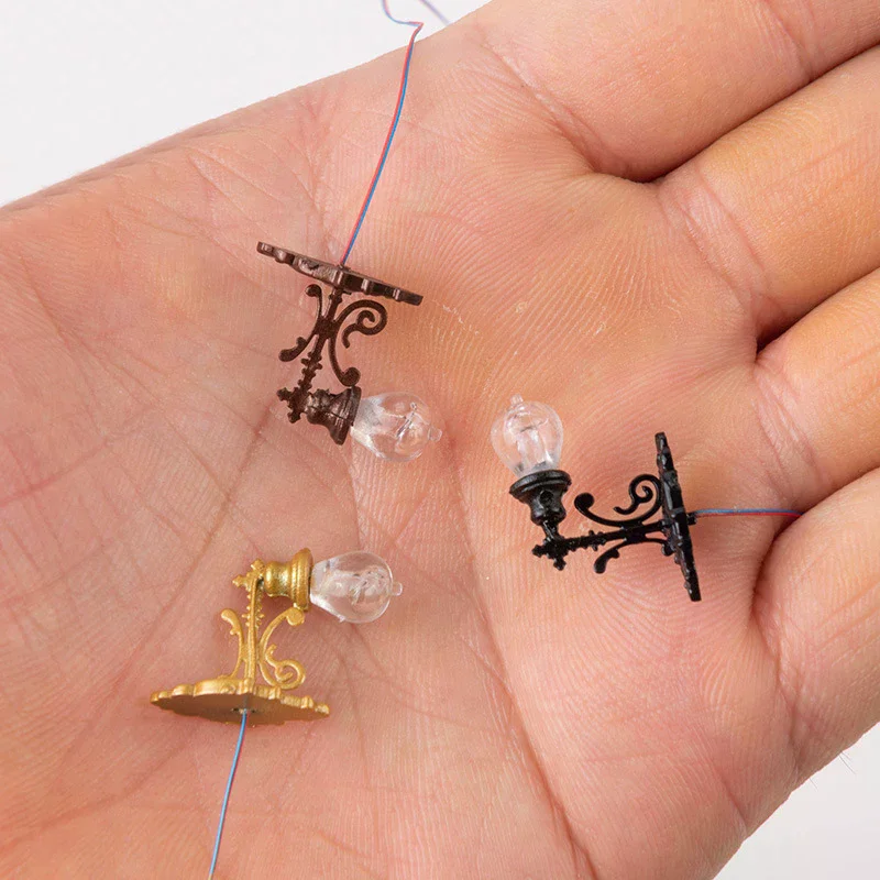 Lámpara de pared para casa de muñecas en miniatura, lámpara de escritorio, Mini iluminación LED, decoración del hogar, muebles para muñecas, juguete que se puede iluminar