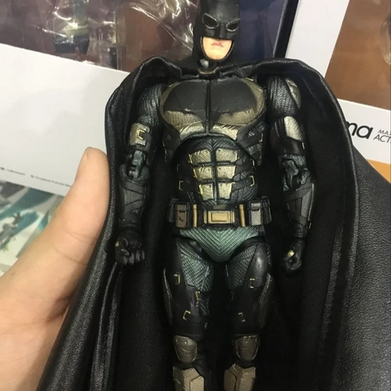 Hot Toys Dc Batman Tactical Suit Anime Expo Action Figures Model Statue Toys Collectible Doll Set Desktop Ornaments Kids Gifts