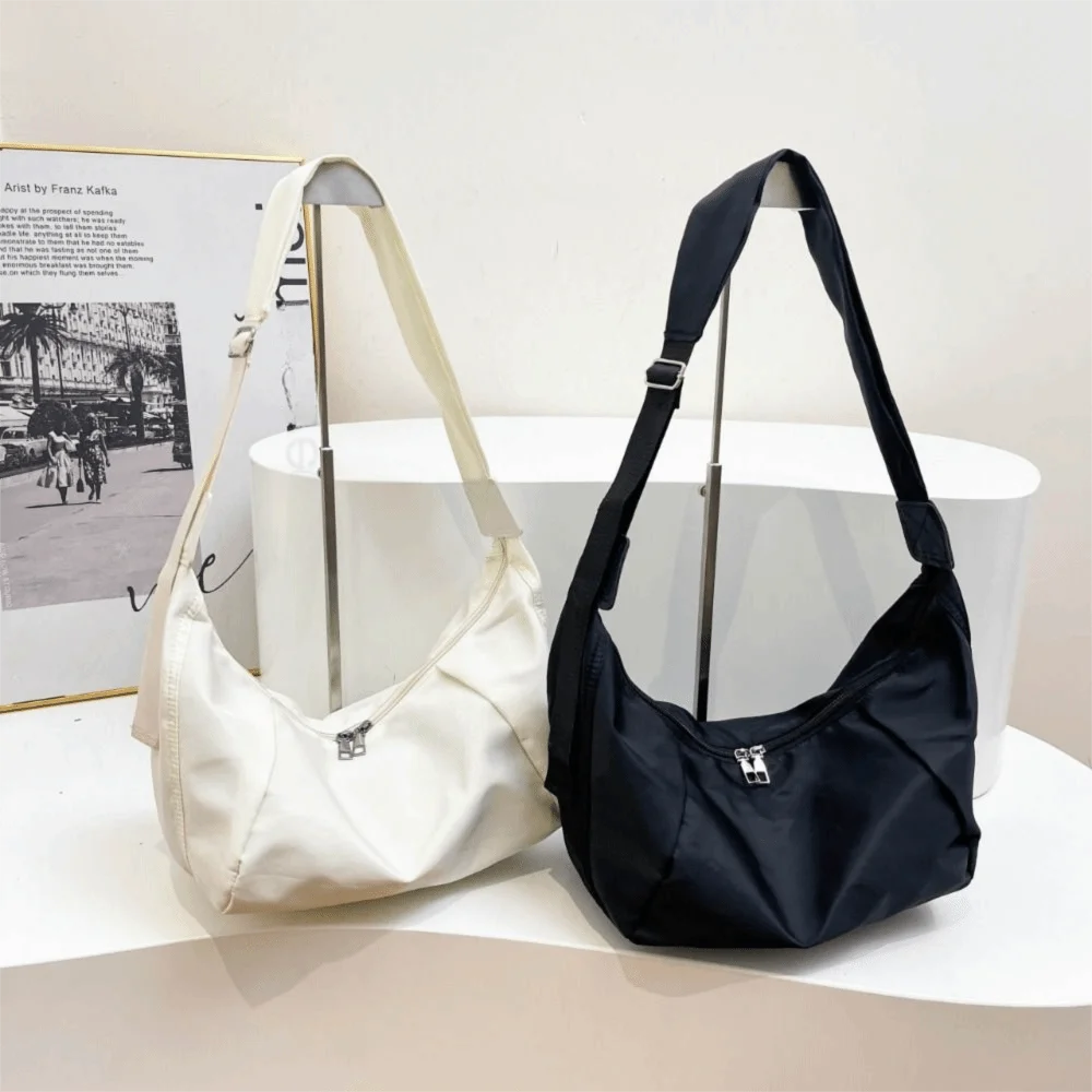 

Trend Large Capacity Dumpling Bag Nylon Solid Color Shoulder Bag Pleated Design Lightweight Crossbody Bag Weekend Outing