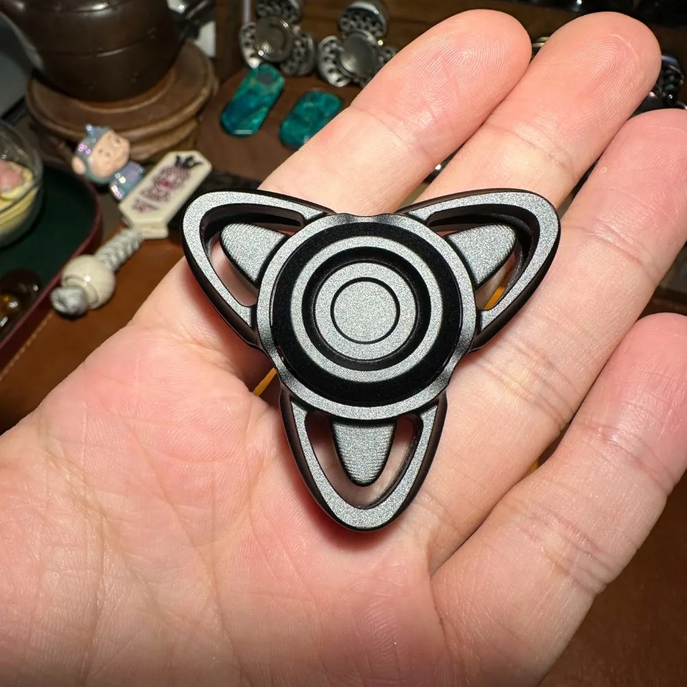 J ZONE EDC Diting Fidget Spinner, juguetes antiestrés de aluminio para adultos, Spinners de tres hojas, accesorios de escritorio de oficina