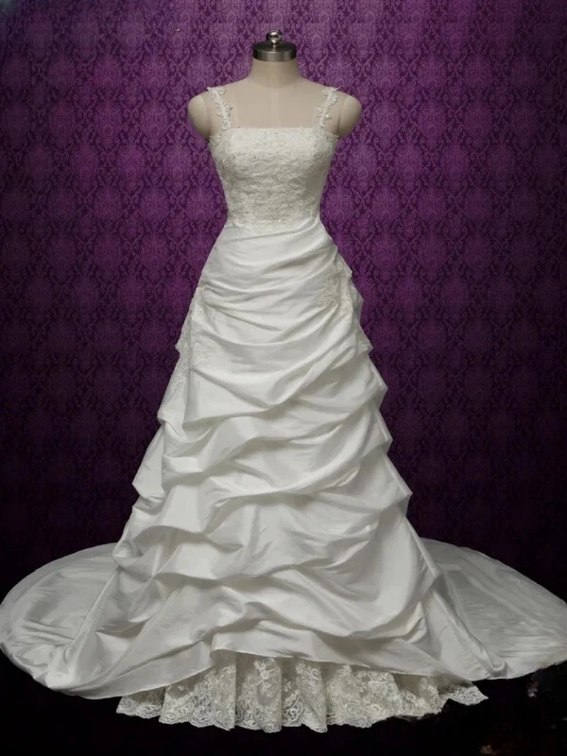 Abiti da sposa vintage increspati A-Line Applique in pizzo a strati con strascico Abito da sposa classico senza spalline Vestido personalizzato