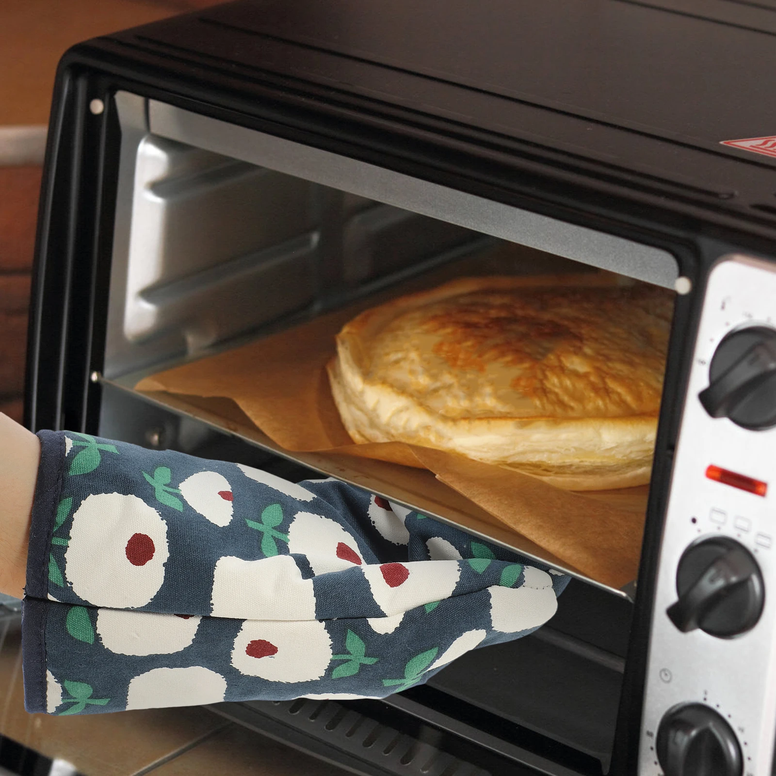 

Thickened Cotton Oven Mitts Heat Resistant Kitchen Gloves for Cooking Baking Serving Grilling Lightweight Portable Long