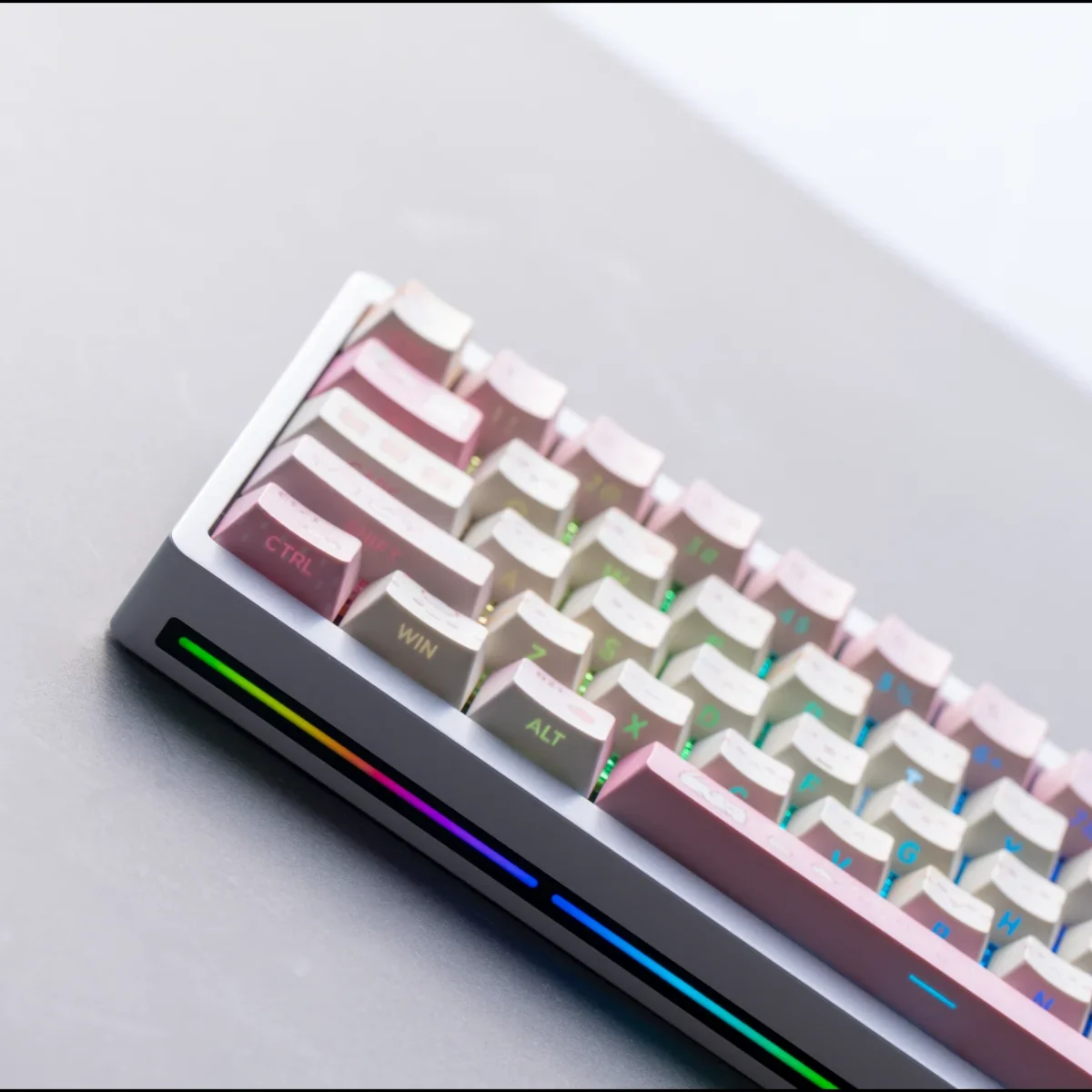 

Pixel Meow Meow Keycap Original side engraved light-transmitting PBT keyboard keycap, suitable for magnetic axis switch