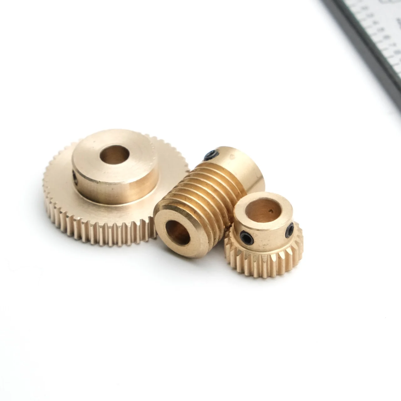 0.5M 3-12mm Automatic Assembly Line Lifting Platform Robot Worm Gear Brass/Carbon Steel 0.5 Modulus 20-100 Ratio