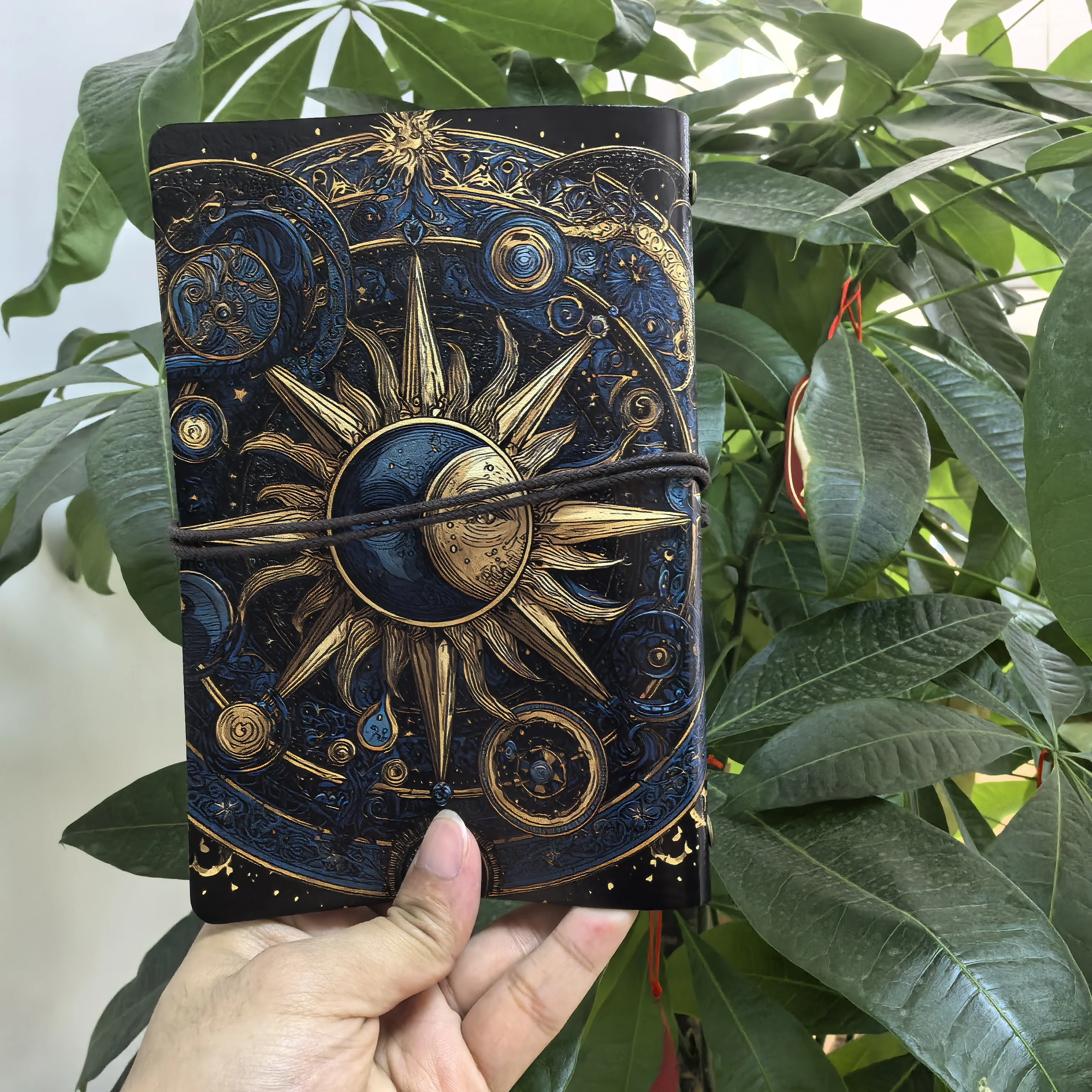 Sun Moon Tarot Vintage Journal, A6 Retro-Notizbuch mit Schnurverschluss, Dark Academia Celestial Schreibwaren-Geschenk, Geschenk für Hexenliebhaber – Detail 2