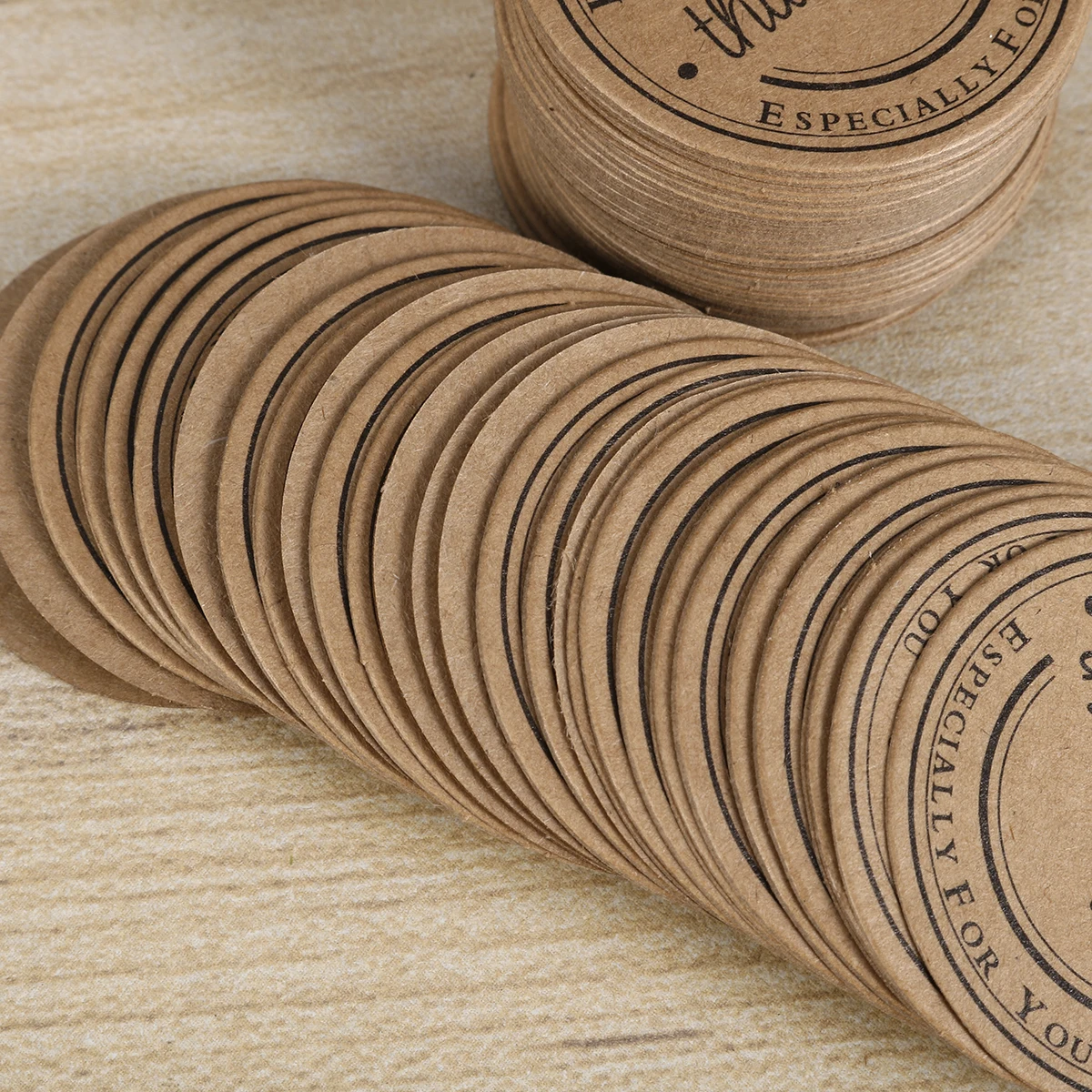 แท็กของขวัญกระดาษทรงกลมมีสไตล์ 200 ชิ้นขอบคุณ Hangtags สําหรับการเฉลิมฉลองวันครบรอบ