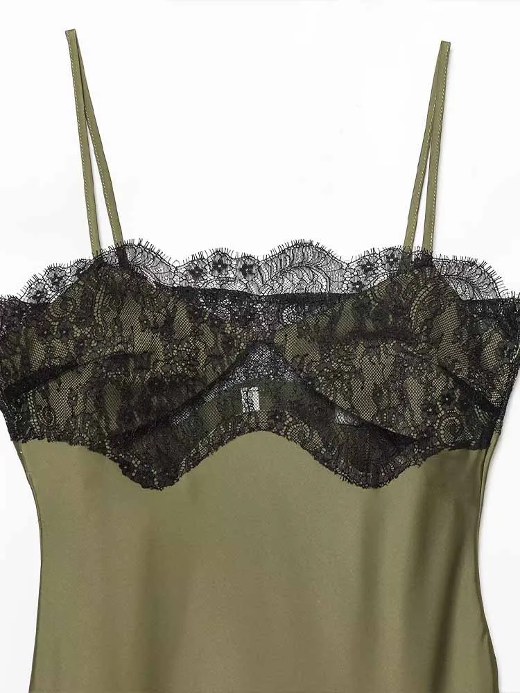 Nuovo abito da donna alla moda invernale in stile europeo e americano, abito in pizzo asimmetrico in raso di seta slim fit senza maniche