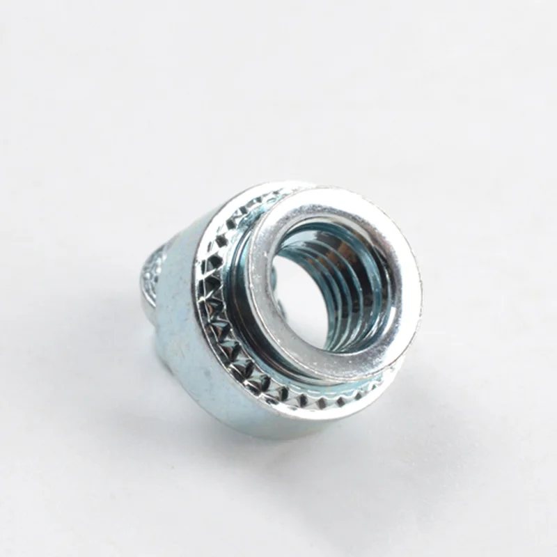 10-100 pz M3 M4 M5 M6 M8 M10 acciaio al carbonio zincato rivettatura a pressione dado autoagganciante Swage Sert Press dado 0.8-3.18mm