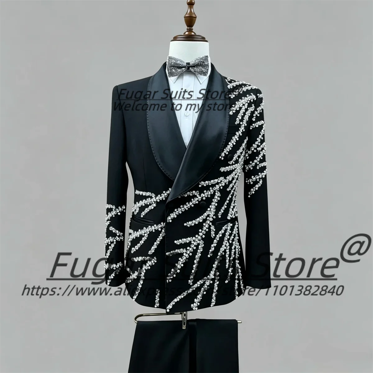 Luxurious Black Men Suits Customized Shiny Silver Rhinestone Stripe Embroidery Shawl Lapel Double Breasted Groom Wedding Tuxedos