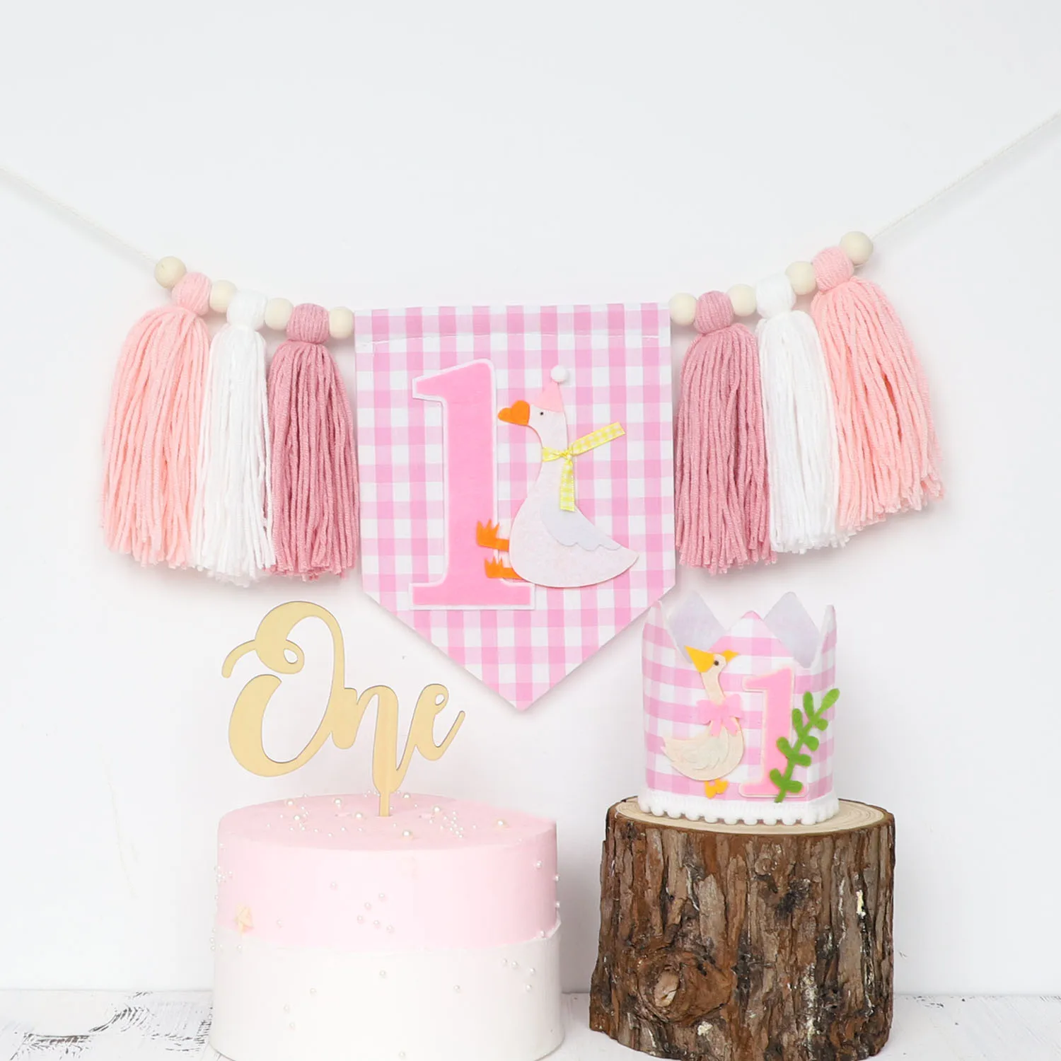 Partydekoration zum 1. Geburtstag mit Gänsemotiv, rosa kariertes Girlandenbanner, Geburtstagshut im Bohemian-Stil, Foto-Requisite zum Geburtstag des Mädchens – Detail 9