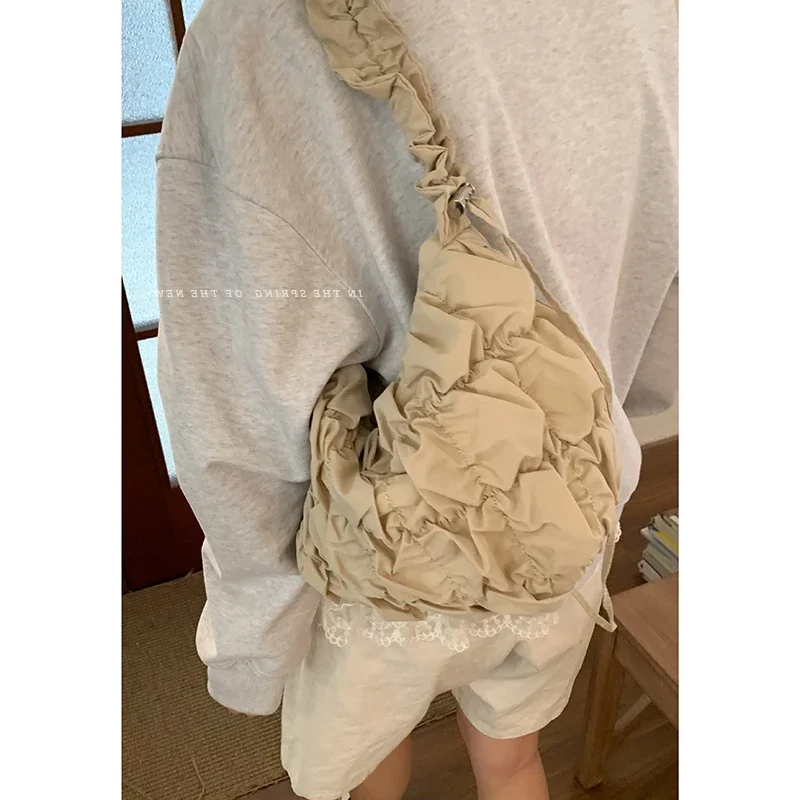 

2025 New Fashion Pleated Cloud Bags Niche Saddle Large Capacity Nylon Fabric Crossbody Bag for Women