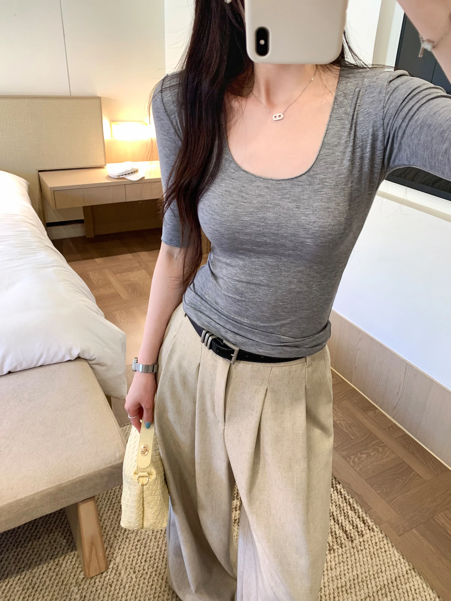 Lacele Tianli Slim Fit U Neck Short Sleeve T Shirt Women's Fashion Autumn 2026 New Light High Intelligence Top