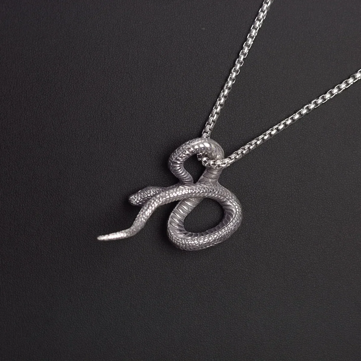 New Ladies Snake Necklace  Animal Design Pendant  Statement Simple Style Fashion Women Birthday Jewelry