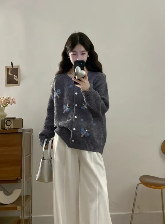 

Ladies Oversize Knitted Sweater Jacket Flower Embroidery Loose Fit Autumn Winter New Style Age Reduction Casual Top