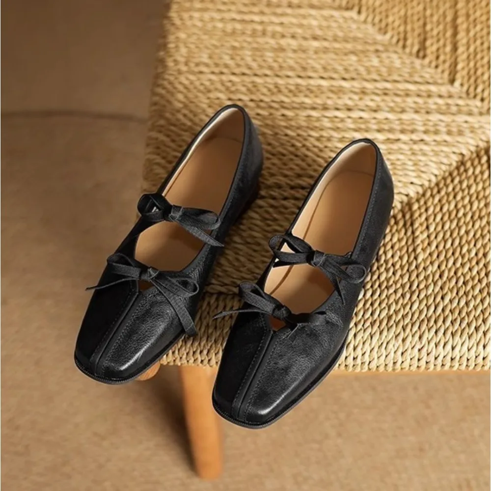 

Новинка весны 2024, маленькие кожаные туфли из овчины с квадратной головкой в стиле ретро, женские туфли-лодочки Мэри Джейн с бантом и одной педалью
