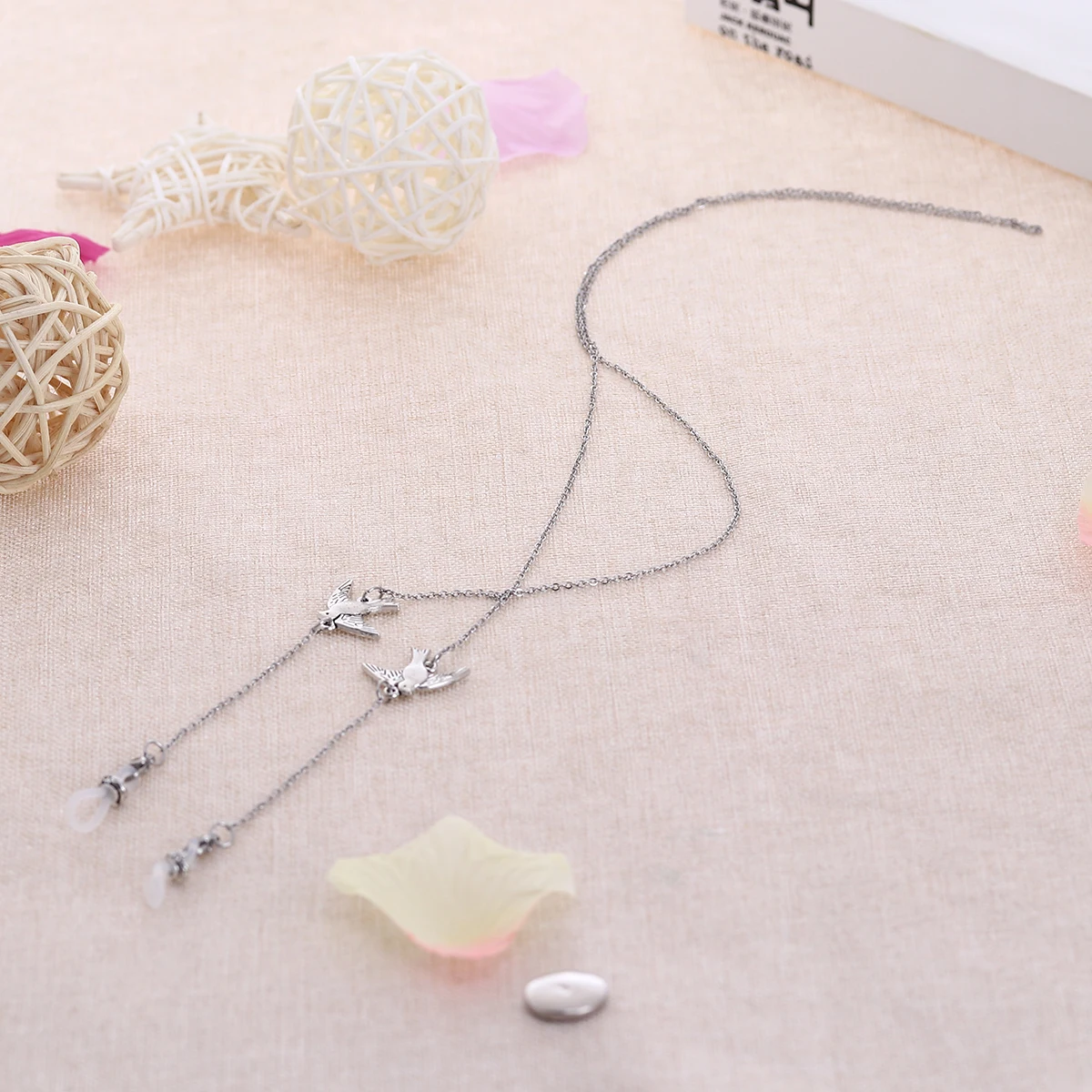 

Eyeglass Chain Vintage Bronze Bezel Pendant Glasses Strap Necklace for Sports Outdoor Activities Rafting Hiking