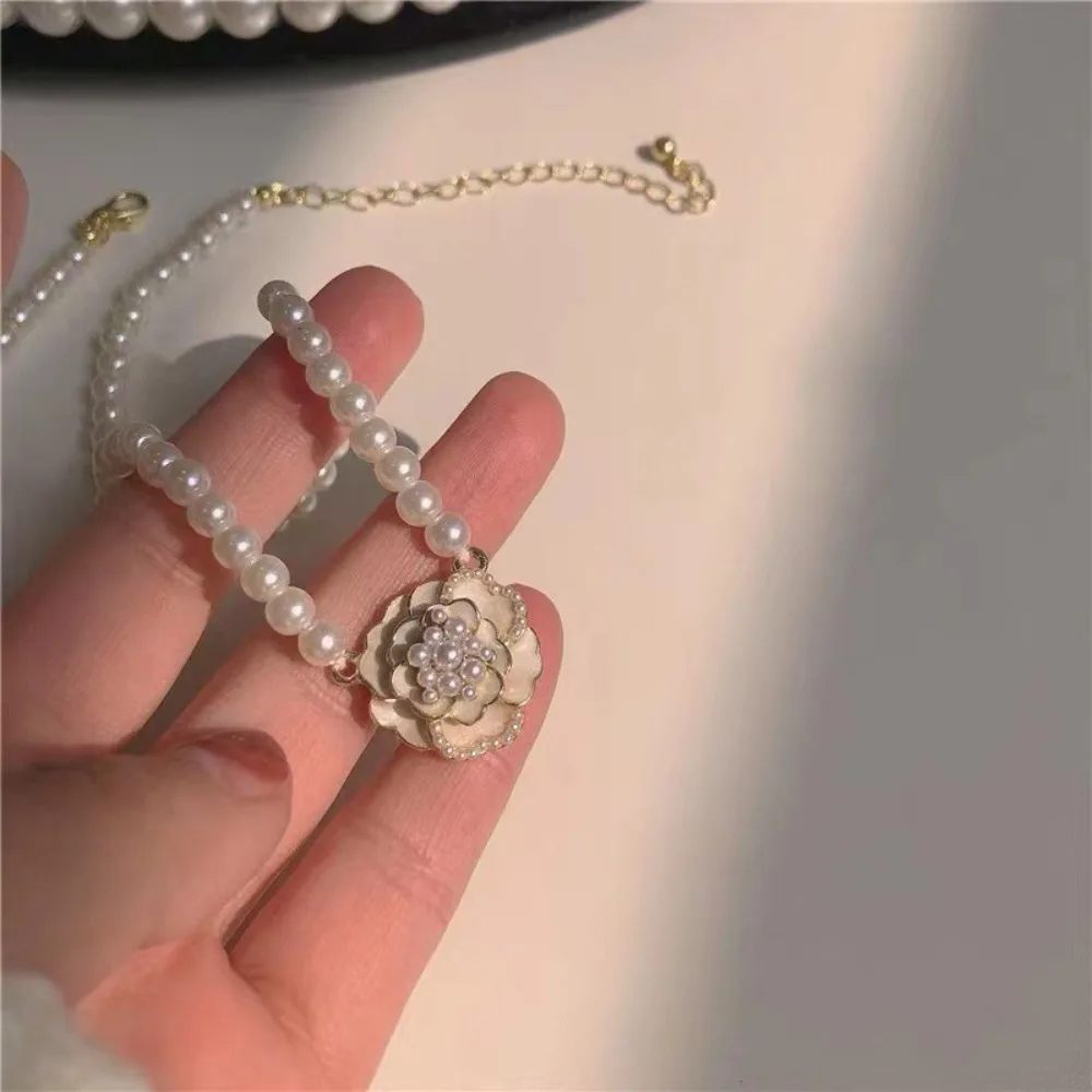 Charm Pearl Beaded White Camellia Flower Pendant Necklace for Women New Korea Fashion Collarbone Chain Jewelry Accessories Gift