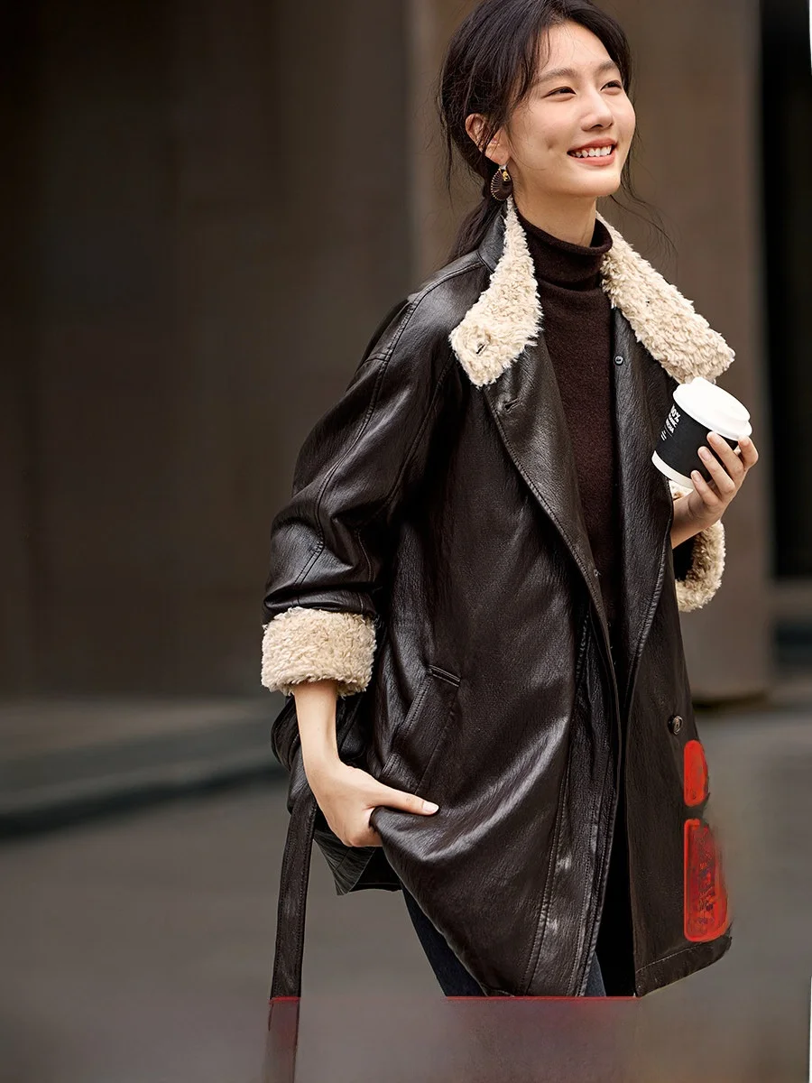 جاكيت نسائي شتوي من الجلد المبطن بالصوف بتصميم أمريكي عتيق من XWI، بلون القهوة، بحزام، بقصة نحيفة، ملابس خارجية بأسلوب كاجوال