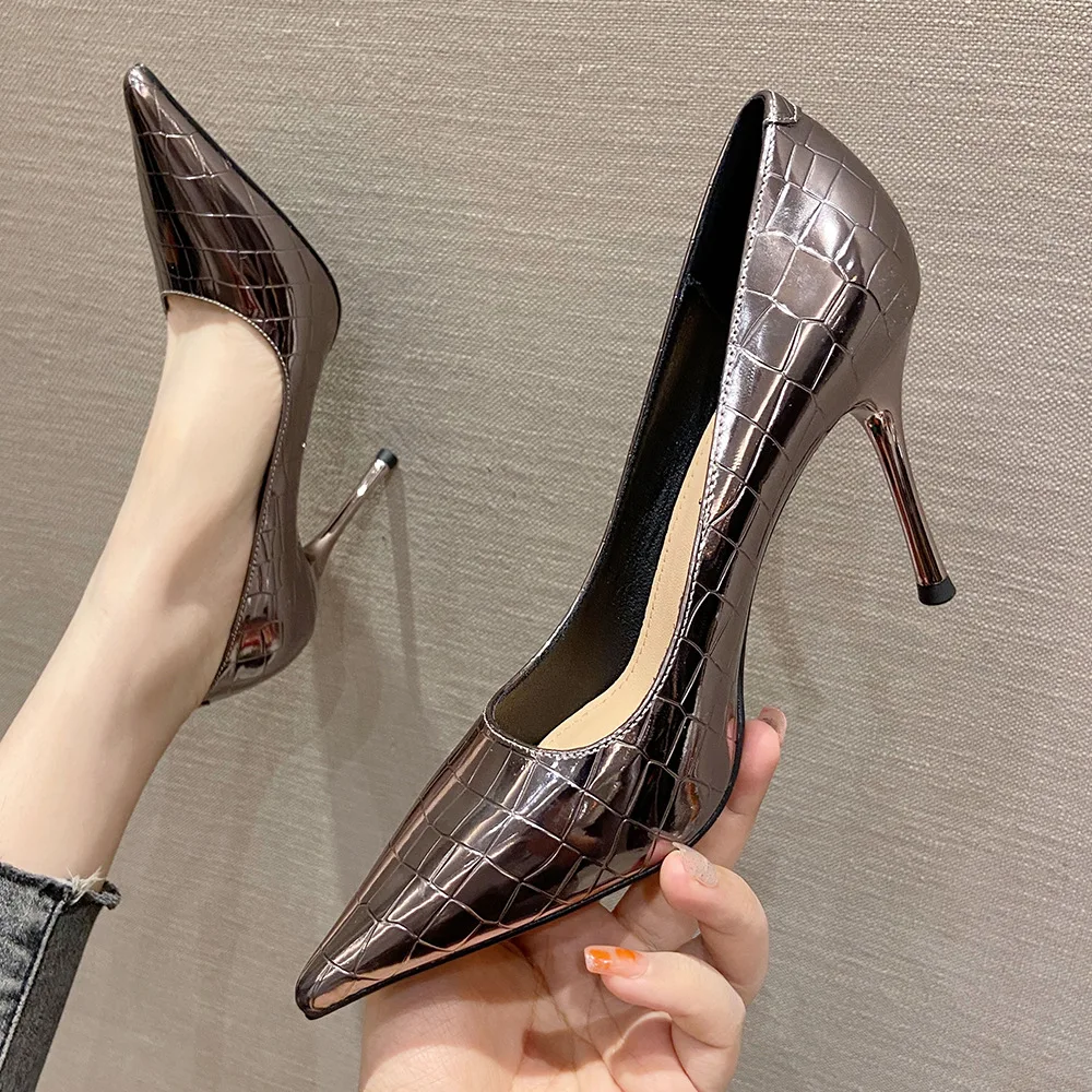 

Korean version checkered patent leather high heels 2026 spring French pointed high heels single shoes feminine party shoes