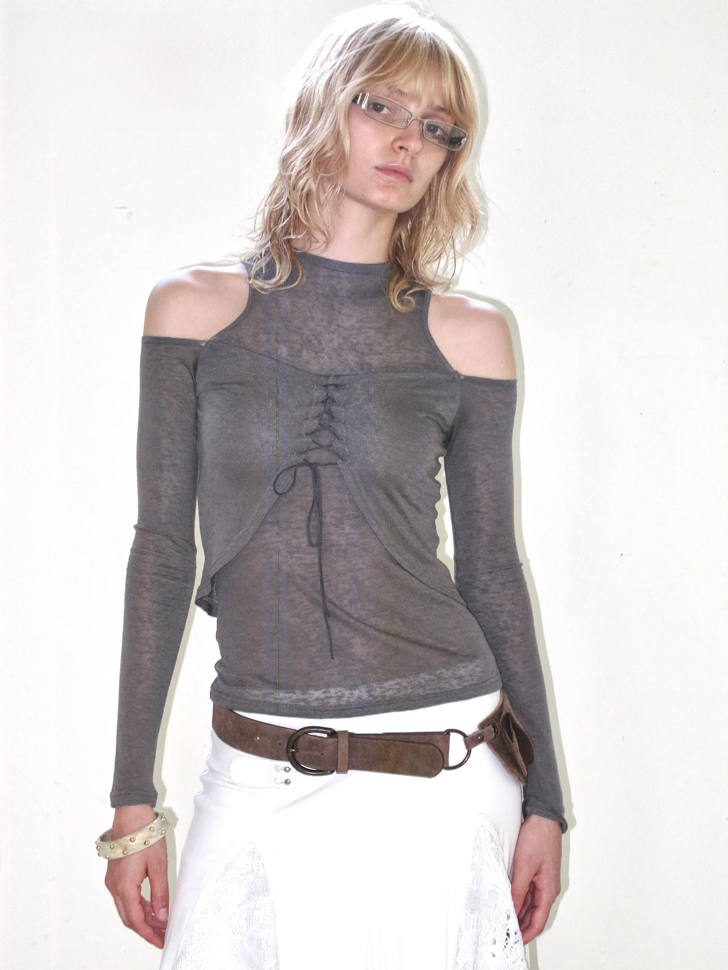 

Deep ey f High Collar Long Sve oulder Bared Belted Top Women's Slim Fit Knitted Wear for Commuting Autumn 2025